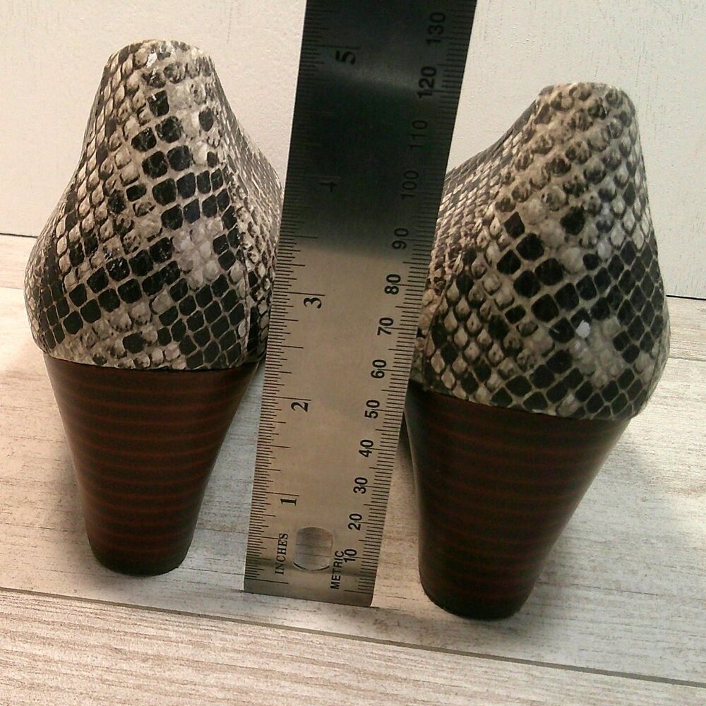 Vionic Peep Toe Bria Snakeskin Wedge heels pumps Size: 9 - Picture 7 of 11